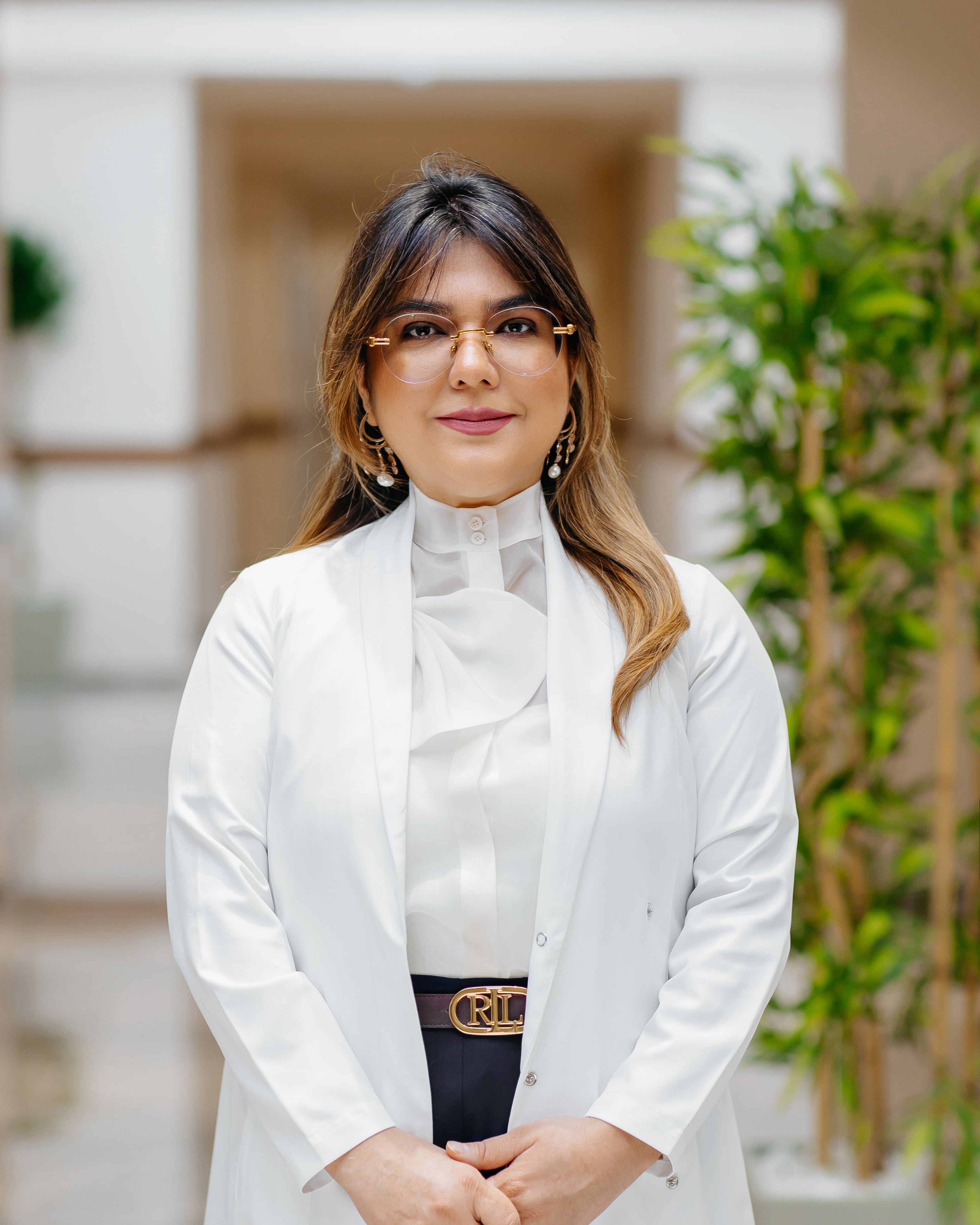 <p><em>Qastroenteroloq</em></p>

<p><em>SCOPE sertifikatlı Piylənmənin m&uuml;alicəsi &uuml;zrə m&uuml;təxəssis&nbsp;</em></p>

<p><em>DNT Dietoloq</em></p>

<p><em>&Uuml;mumi Cərrah&nbsp;</em></p>

<p><em>Andopda təlim&ccedil;i</em></p>