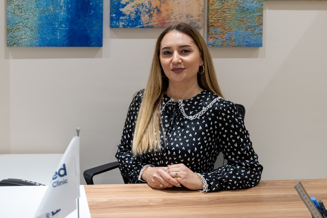 <p><em>Beynəlxalq təlim&ccedil;i</em></p>

<p><em>Amerika Psixoloqlar Assosiasiyasının &uuml;zv&uuml;</em></p>

<p><em>Azərbaycan Autizm Assosiasiyasının &uuml;zv&uuml;</em></p>